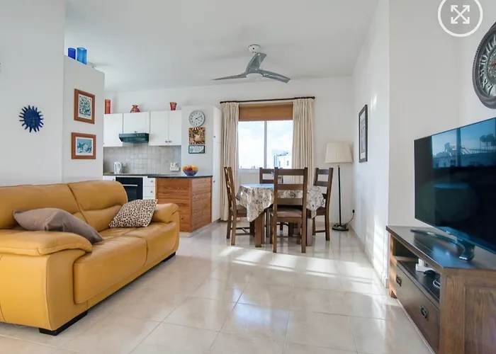 Newly Renovated Light House 8 Min Pafos