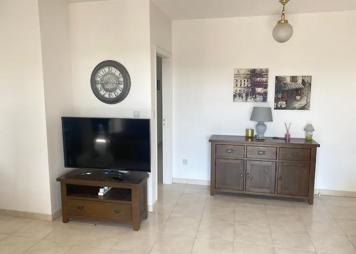 Newly Renovated Light House 8 Min Apartament