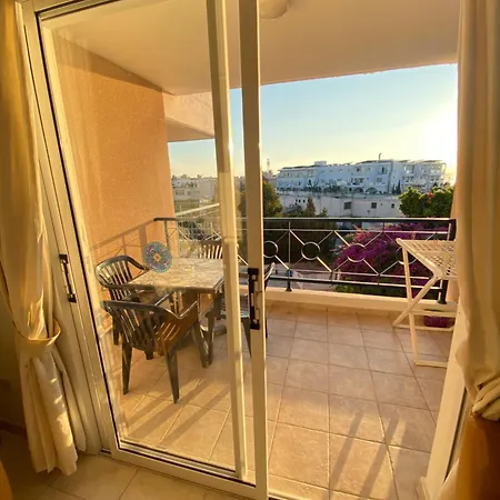 Διαμέρισμα Newly Renovated Light House 8 Min Πάφος