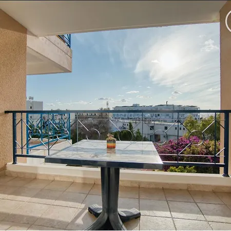 Newly Renovated Light House 8 Min Apartmán