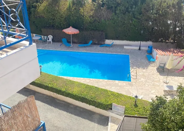 Newly Renovated Light House 8 Min Daire Pafos